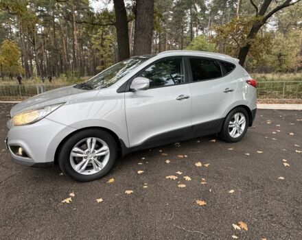 Серый Хендай их35, объемом двигателя 2 л и пробегом 190 тыс. км за 10700 $, фото 3 на Automoto.ua