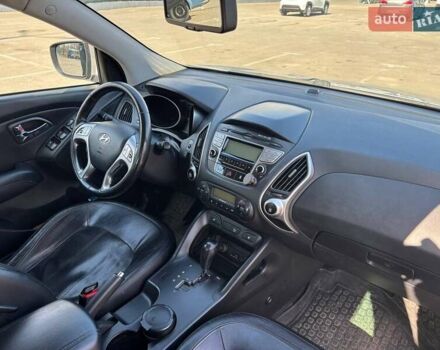 Серый Хендай их35, объемом двигателя 2 л и пробегом 249 тыс. км за 11200 $, фото 29 на Automoto.ua