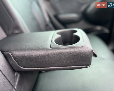 Серый Хендай их35, объемом двигателя 2 л и пробегом 262 тыс. км за 12150 $, фото 79 на Automoto.ua