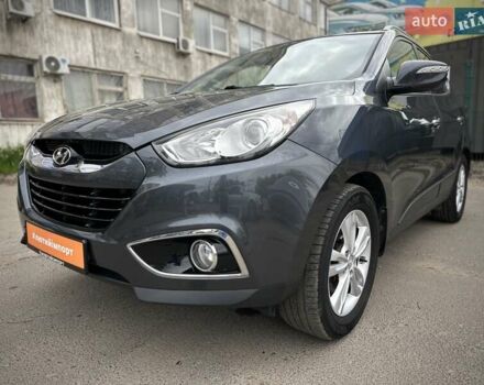 Серый Хендай их35, объемом двигателя 1.7 л и пробегом 192 тыс. км за 14250 $, фото 18 на Automoto.ua