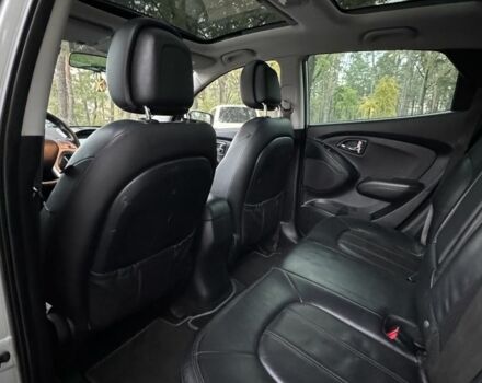 Серый Хендай их35, объемом двигателя 2 л и пробегом 190 тыс. км за 10700 $, фото 17 на Automoto.ua