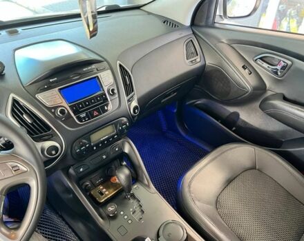 Серый Хендай их35, объемом двигателя 2 л и пробегом 163 тыс. км за 10800 $, фото 15 на Automoto.ua