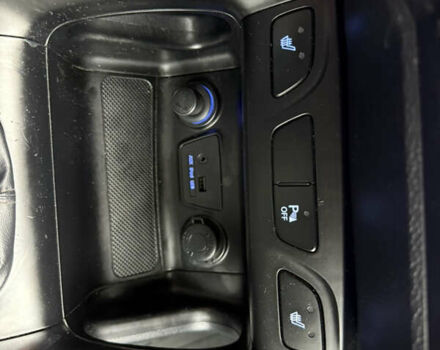 Серый Хендай их35, объемом двигателя 2 л и пробегом 175 тыс. км за 7700 $, фото 28 на Automoto.ua