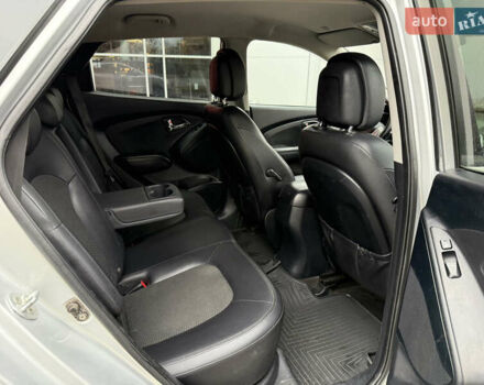 Серый Хендай их35, объемом двигателя 2 л и пробегом 175 тыс. км за 7350 $, фото 20 на Automoto.ua