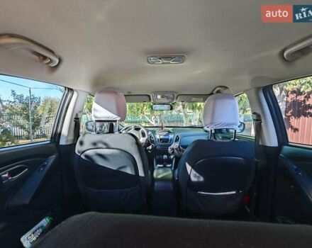 Серый Хендай их35, объемом двигателя 2 л и пробегом 207 тыс. км за 10600 $, фото 11 на Automoto.ua