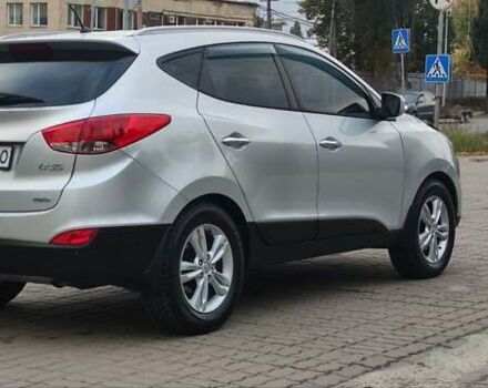 Серый Хендай их35, объемом двигателя 2 л и пробегом 151 тыс. км за 11450 $, фото 13 на Automoto.ua