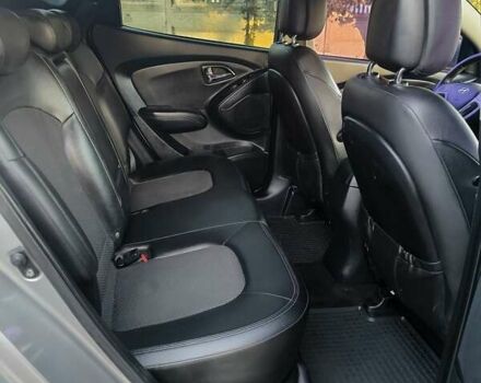 Серый Хендай их35, объемом двигателя 2 л и пробегом 187 тыс. км за 9900 $, фото 18 на Automoto.ua