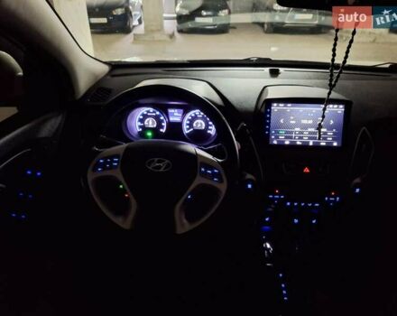 Серый Хендай их35, объемом двигателя 2 л и пробегом 174 тыс. км за 12000 $, фото 22 на Automoto.ua