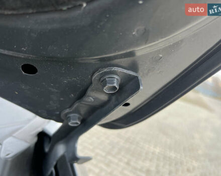 Серый Хендай их35, объемом двигателя 2 л и пробегом 262 тыс. км за 12150 $, фото 91 на Automoto.ua