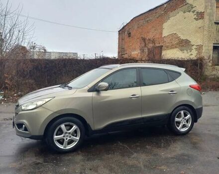 Серый Хендай их35, объемом двигателя 2 л и пробегом 244 тыс. км за 10950 $, фото 7 на Automoto.ua