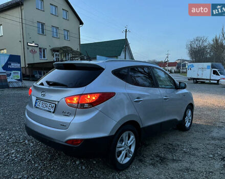 Серый Хендай их35, объемом двигателя 2 л и пробегом 228 тыс. км за 10450 $, фото 8 на Automoto.ua