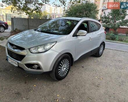 Серый Хендай их35, объемом двигателя 2 л и пробегом 249 тыс. км за 11200 $, фото 32 на Automoto.ua