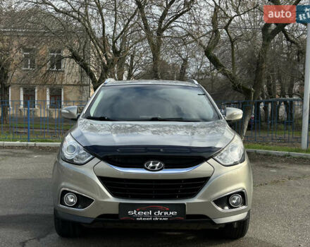 Серый Хендай их35, объемом двигателя 2 л и пробегом 170 тыс. км за 11999 $, фото 1 на Automoto.ua