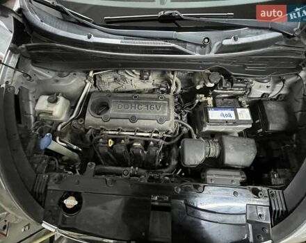 Сірий Хендай іх35, об'ємом двигуна 2 л та пробігом 168 тис. км за 9500 $, фото 2 на Automoto.ua