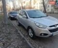 Серый Хендай их35, объемом двигателя 2 л и пробегом 249 тыс. км за 11200 $, фото 2 на Automoto.ua