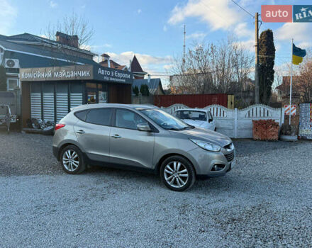 Серый Хендай их35, объемом двигателя 2 л и пробегом 180 тыс. км за 11200 $, фото 1 на Automoto.ua