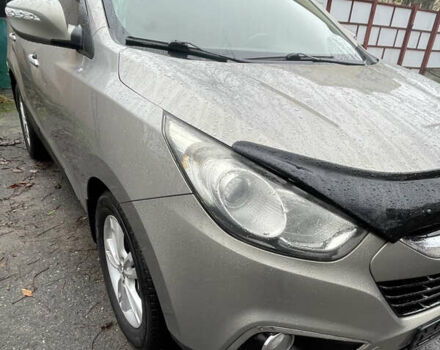 Серый Хендай их35, объемом двигателя 2 л и пробегом 151 тыс. км за 11500 $, фото 2 на Automoto.ua