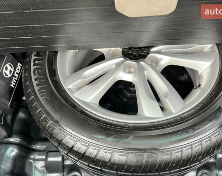 Серый Хендай их35, объемом двигателя 2 л и пробегом 262 тыс. км за 12150 $, фото 75 на Automoto.ua