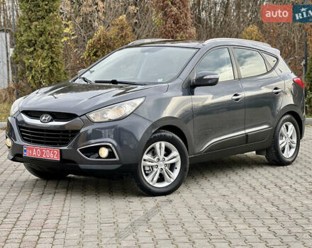 Серый Хендай их35, объемом двигателя 2 л и пробегом 262 тыс. км за 12150 $, фото 4 на Automoto.ua