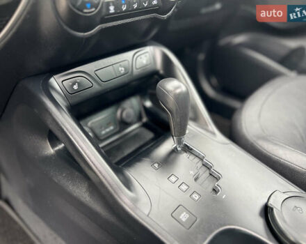 Серый Хендай их35, объемом двигателя 2 л и пробегом 262 тыс. км за 12150 $, фото 60 на Automoto.ua