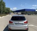 Серый Хендай их35, объемом двигателя 2 л и пробегом 80 тыс. км за 12000 $, фото 5 на Automoto.ua