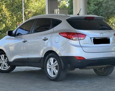 Серый Хендай их35, объемом двигателя 2 л и пробегом 163 тыс. км за 10800 $, фото 4 на Automoto.ua