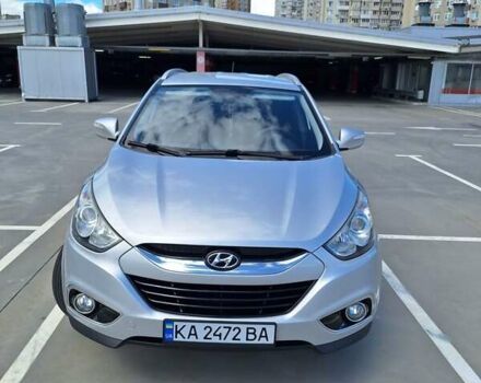 Серый Хендай их35, объемом двигателя 2 л и пробегом 174 тыс. км за 12000 $, фото 2 на Automoto.ua