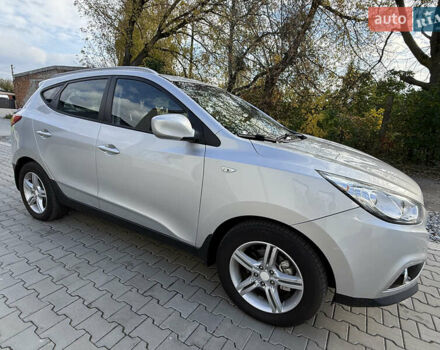 Серый Хендай их35, объемом двигателя 2 л и пробегом 260 тыс. км за 9800 $, фото 7 на Automoto.ua