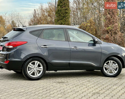 Серый Хендай их35, объемом двигателя 2 л и пробегом 262 тыс. км за 12150 $, фото 48 на Automoto.ua