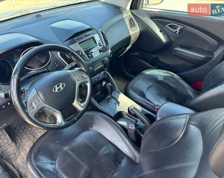 Серый Хендай их35, объемом двигателя 2 л и пробегом 249 тыс. км за 11200 $, фото 27 на Automoto.ua