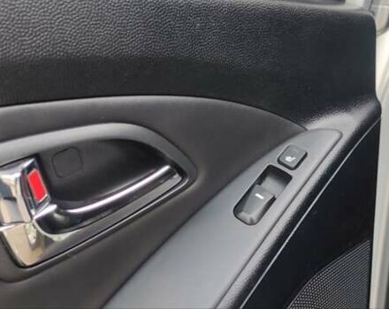 Серый Хендай их35, объемом двигателя 2 л и пробегом 151 тыс. км за 11450 $, фото 38 на Automoto.ua