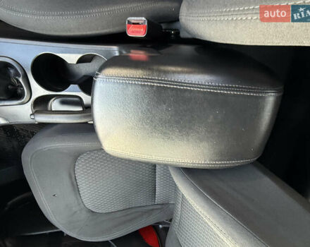 Серый Хендай их35, объемом двигателя 2 л и пробегом 260 тыс. км за 9800 $, фото 25 на Automoto.ua