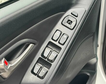 Сірий Хендай іх35, об'ємом двигуна 2 л та пробігом 209 тис. км за 11500 $, фото 6 на Automoto.ua