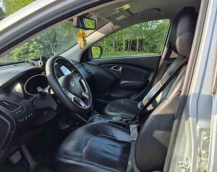 Сірий Хендай іх35, об'ємом двигуна 2 л та пробігом 275 тис. км за 11000 $, фото 1 на Automoto.ua