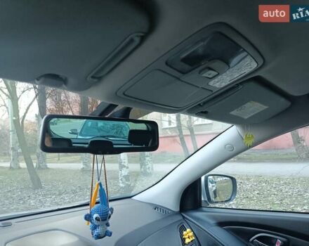 Серый Хендай их35, объемом двигателя 2 л и пробегом 249 тыс. км за 11200 $, фото 17 на Automoto.ua