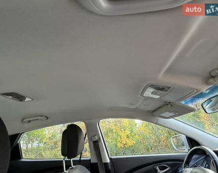 Серый Хендай их35, объемом двигателя 2 л и пробегом 260 тыс. км за 9300 $, фото 22 на Automoto.ua
