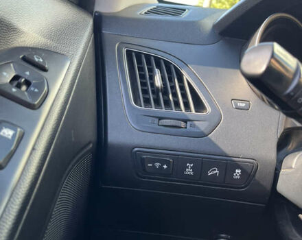 Сірий Хендай іх35, об'ємом двигуна 2 л та пробігом 279 тис. км за 8300 $, фото 10 на Automoto.ua