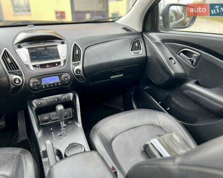 Серый Хендай их35, объемом двигателя 2 л и пробегом 262 тыс. км за 12150 $, фото 71 на Automoto.ua