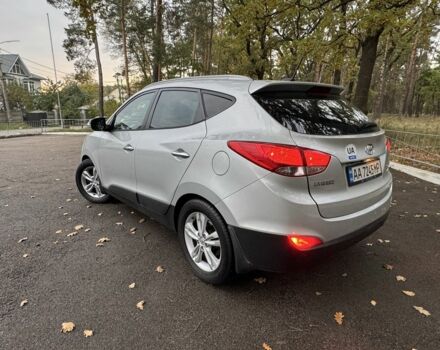 Серый Хендай их35, объемом двигателя 2 л и пробегом 190 тыс. км за 10700 $, фото 8 на Automoto.ua