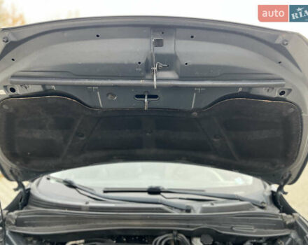 Серый Хендай их35, объемом двигателя 2 л и пробегом 262 тыс. км за 12150 $, фото 89 на Automoto.ua