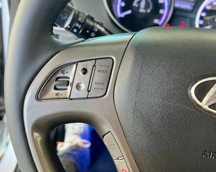 Серый Хендай их35, объемом двигателя 2 л и пробегом 163 тыс. км за 10800 $, фото 9 на Automoto.ua