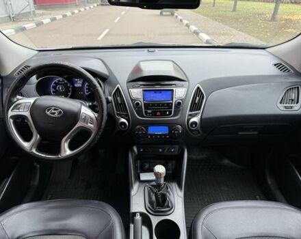 Хендай их35 2010 в Киеве на Automoto.ua Серый Хендай их35, объемом двигателя 2 л и пробегом 175 тыс. км за 7500 $, фото 6 на Automoto.ua