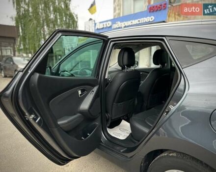 Серый Хендай их35, объемом двигателя 1.7 л и пробегом 192 тыс. км за 14250 $, фото 61 на Automoto.ua