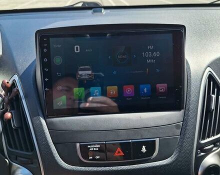 Серый Хендай их35, объемом двигателя 2 л и пробегом 174 тыс. км за 12000 $, фото 19 на Automoto.ua