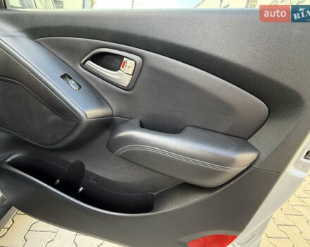 Серый Хендай их35, объемом двигателя 2 л и пробегом 260 тыс. км за 9800 $, фото 27 на Automoto.ua