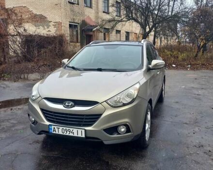 Серый Хендай их35, объемом двигателя 2 л и пробегом 244 тыс. км за 10950 $, фото 5 на Automoto.ua