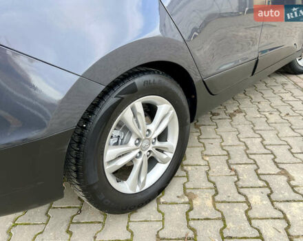 Серый Хендай их35, объемом двигателя 2 л и пробегом 262 тыс. км за 12150 $, фото 31 на Automoto.ua