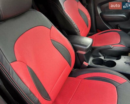 Серый Хендай их35, объемом двигателя 2 л и пробегом 170 тыс. км за 11999 $, фото 18 на Automoto.ua