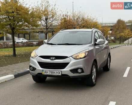 Серый Хендай их35, объемом двигателя 2 л и пробегом 175 тыс. км за 7700 $, фото 2 на Automoto.ua
