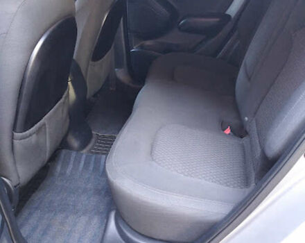 Серый Хендай их35, объемом двигателя 2 л и пробегом 170 тыс. км за 11500 $, фото 8 на Automoto.ua